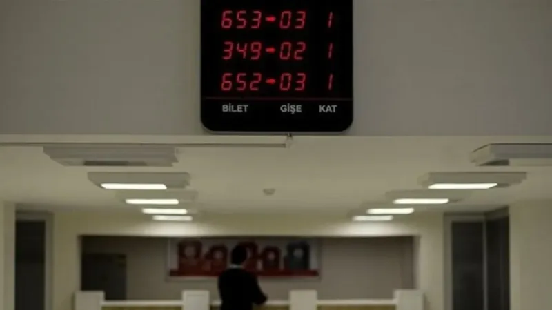 28 EKİM BUGÜN BANKALAR AÇIK MI, SAAT KAÇA KADAR İŞLEM YAPILACAK? 28 Ekim Salı banka şubelerinin çalışma saatleri