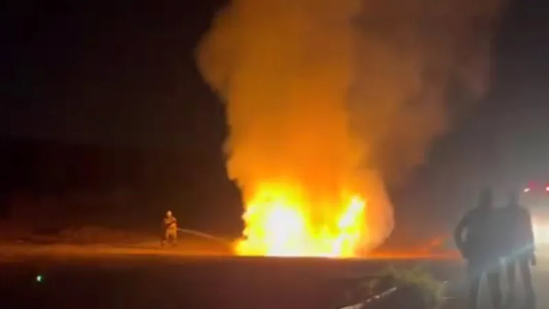 Adres Hatay: Otomobil alev topuna döndü