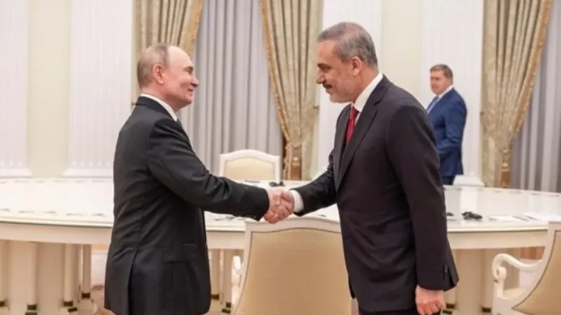 Bakan Fidan'dan Rusya'ya kritik ziyaret: Putin ile bir araya geldi