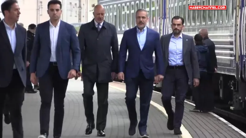 Bakan Hakan Fidan, Ukrayna ziyareti için trenle Polonya'dan Kiev'e hareket etti