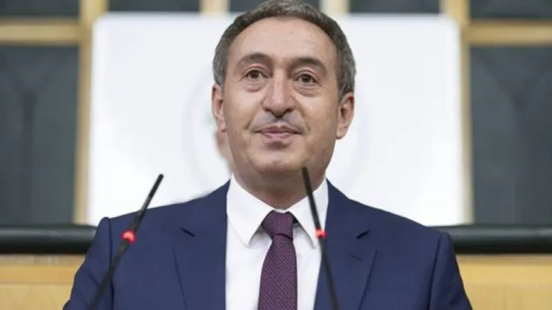Bakırhan: Türkiye demokratik çözümle bu fırtınadan kurtulabilir