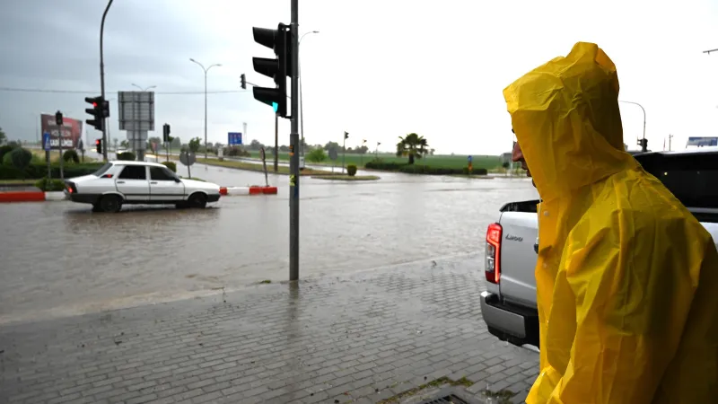Bu 46 şehirde yaşayanlar dikkat! Meteoroloji 27 Mayıs Salı günü gök gürültülü sağanak yağış için uyardı!