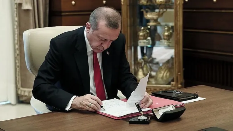 Cumhurbaşkanı Erdoğan imzaladı! Gece yarısı üst düzey atamalar