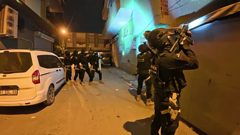 DEAŞ'a Şafak Baskını! Adana'da Uyuyan Hücre Çökertildi!