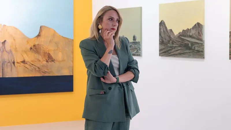 Filiz Piyale Onat'ın kişisel sergisi "Transparan" 14 Haziran'a kadar devam ediyor