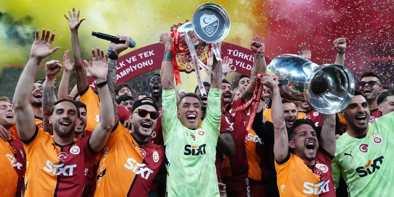 Galatasaray Transfer Bombası! O Yıldız İsim Geliyor Mu?
