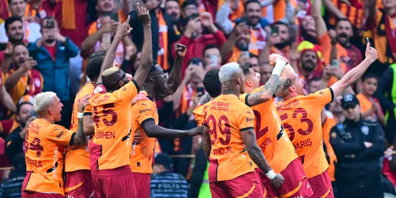 Galatasaray'da Bomba İddia: O İsim Taraftarın Hedefinde!