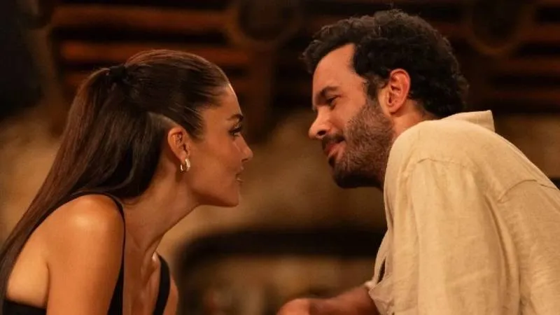 Hande Erçel ve Barış Arduç televizyon dizisinde başrolü paylaşacak
