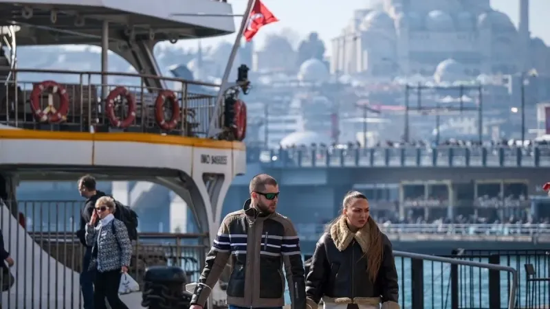 İstanbul'a Yaz Geldi! Hava Durumu Şaşırttı! 7 İlde Yağmur Alarmı