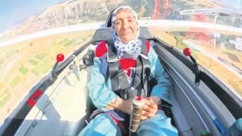 Hayali uçak uçurmaktı: 83 yaşındaki nine hayalini gerçekleştirdi