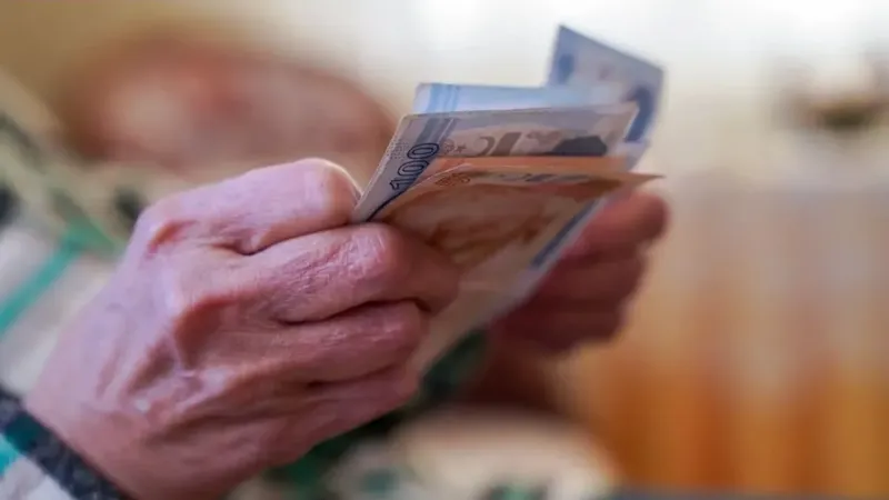 Haziran enflasyonuna göre milyonlarca memur ve emeklinin alacakları maaş zam oranı belli olacak