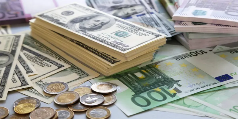 Döviz Piyasasında Son Dakika! Euro, Dolar ve Sterlin Rekor Peşinde!
