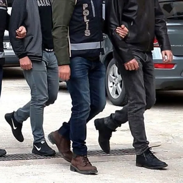 İstanbul merkezli 11 ilde FETÖ operasyonu: 10 tutuklama