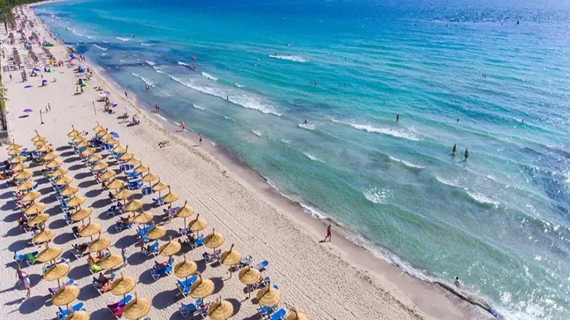 İzmir'de deniz suyu sıcaklığı 28.8 dereceyi görüyor