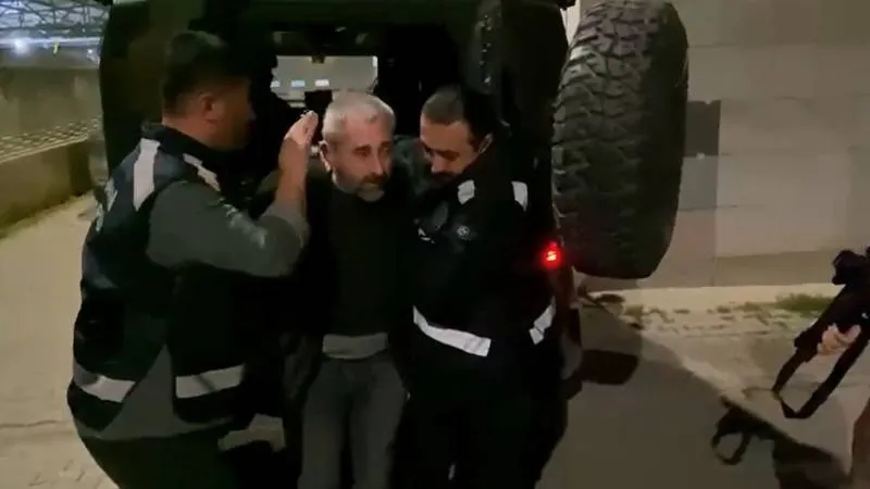 Kardeşini tıraş olurken ensesinden vurarak öldüren ağabey yakalandı