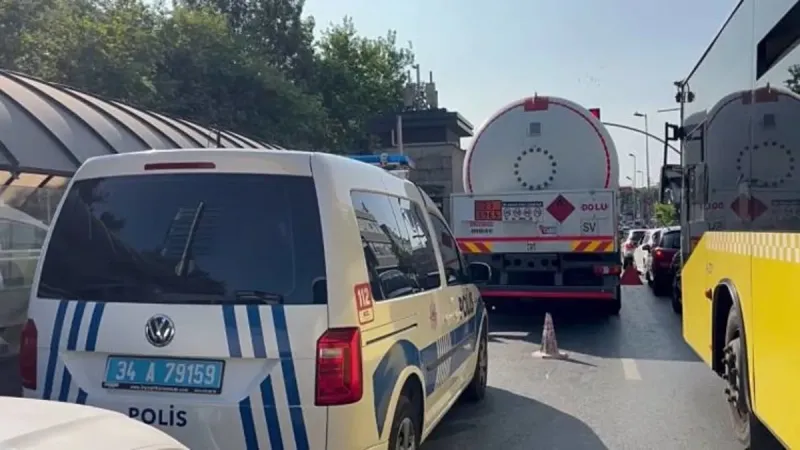 Karşıdan karşıya geçerken tanker çarptı: Feci şekilde can verdi!