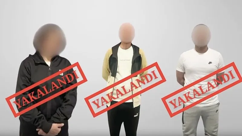 Kırmızı bültenle aranan 3 suçlu Türkiye'ye getirildi