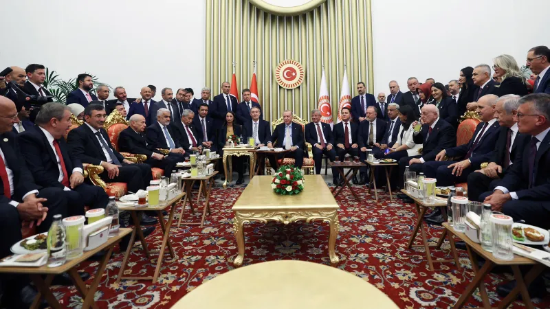 Meclis Resepsiyonunda Erdoğan Sürprizi! Kimlerle Görüştü?