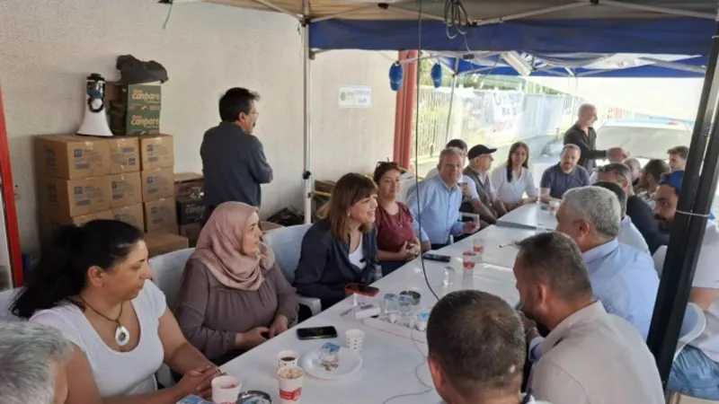 Meral Danış Beştaş'tan, grevde olan DYO Boya işçilerine dayanışma ziyareti