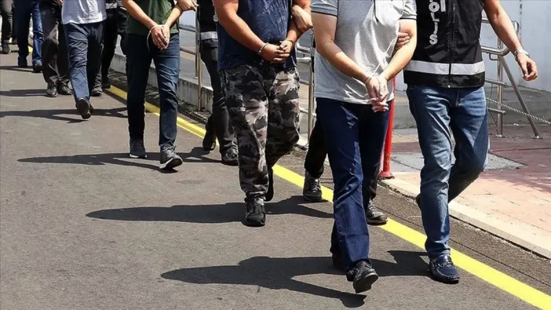 FETÖ Operasyonu! İstanbul'da Şafak Baskını: 13 Gözaltı