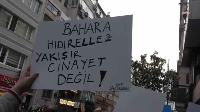 Kadınlar Bahar Aksu için Şişli'de