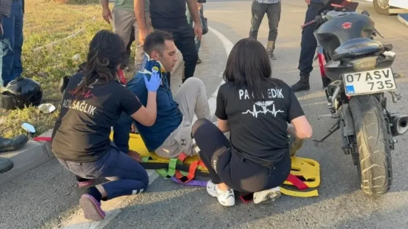Kamyonet Vurdu Kaçtı! Motosiklet Sürücüsü Can Pazarı Yaşadı