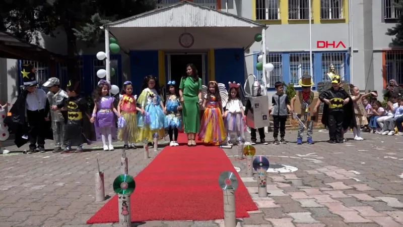 Minik Ellerden Geri Dönüşüm Defilesi! Atıklar Sanata Dönüştü