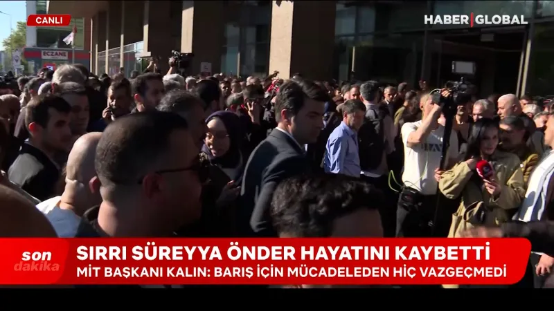 Sırrı Süreyya Önder’in dostları ve sevenleri hastaneye akın etti