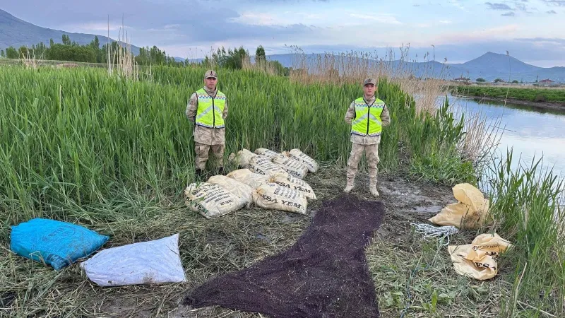Van Gölü'nde Rekor Operasyon! 3 Ton İnci Kefali Kurtarıldı!