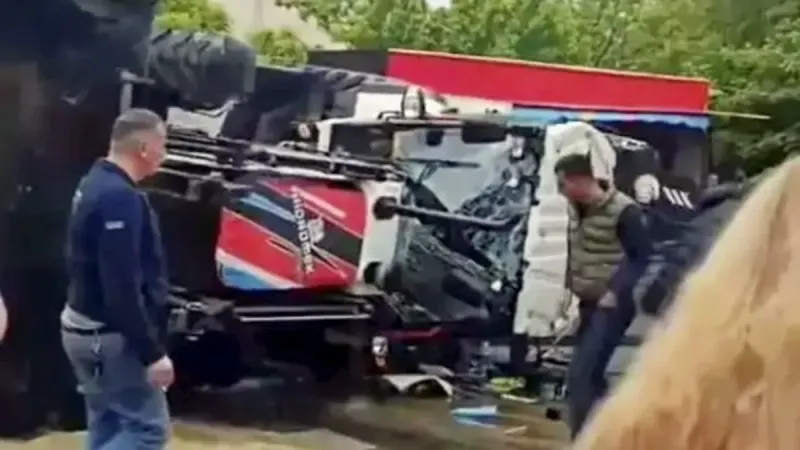 İstanbul'da İş Makinesi Dehşeti! Yokuş Aşağı Kontrolden Çıktı!
