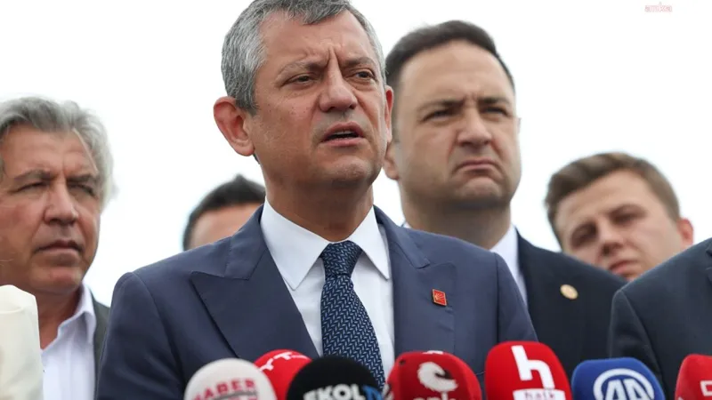 Özgür Özel, İstanbul'un seçilmişlerini toplantıya çağırdı