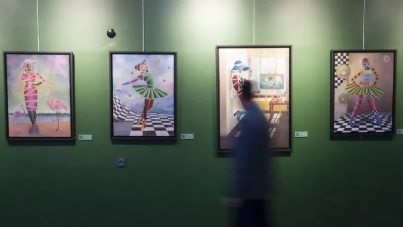 Ressam Nazende Yücel'in "Renkler ve Kadınlar" sergisi Ankara'da açıldı