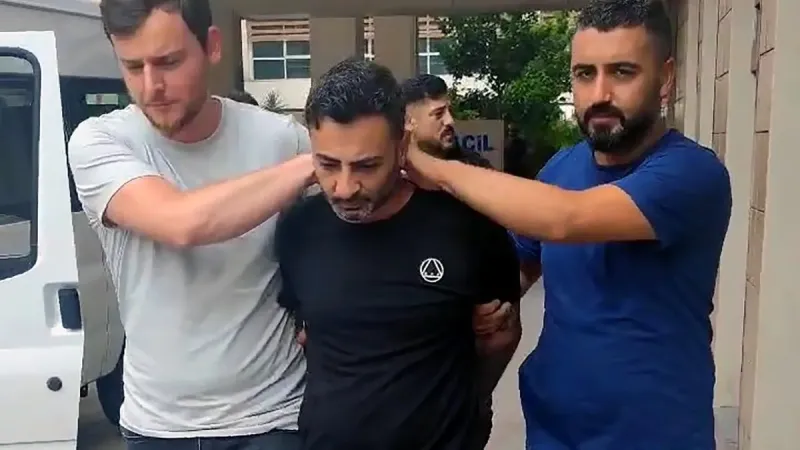 Sahte kimlikle 8 yıl firar yaşadı çöp atarken yakalandı