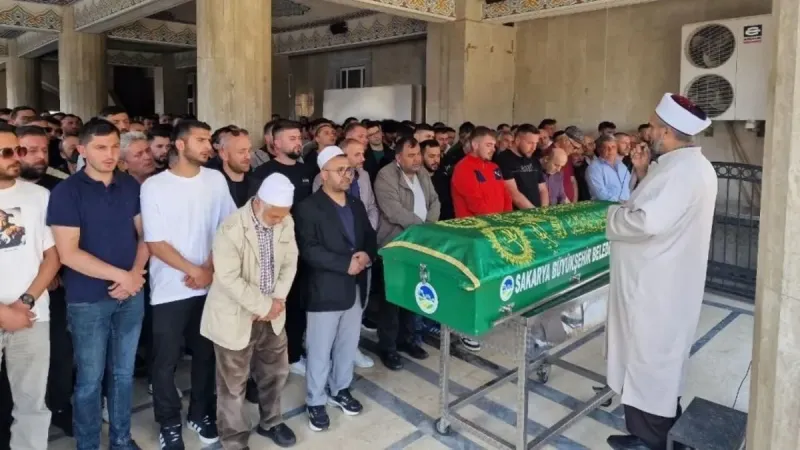 Sakarya'da Taksi Şoförü Can Verdi! Demir Borularla Gelen Acı Ölüm