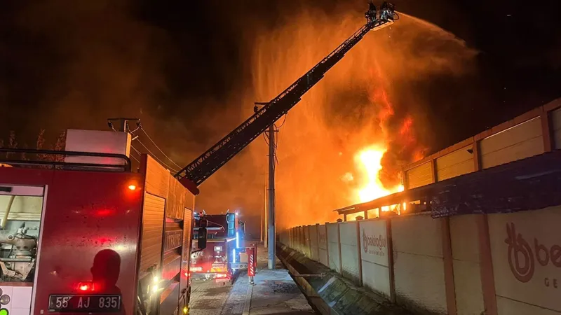 Samsun'da Geri Dönüşüm Fabrikasında Korkunç Yangın! Son Durum