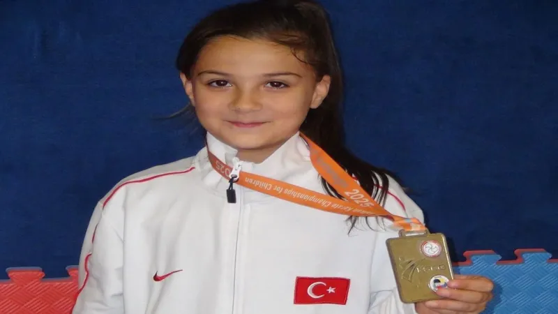Şanlıurfalı 10 yaşındaki karateci Arin Vefa, Balkan şampiyonu oldu