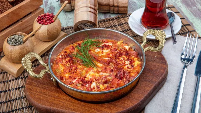 Soğanlı mı soğansız mı tartışmalarını sonlandıracak: Menemen coğrafi tescil aldı; işte tarifi