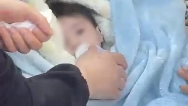 Şok! Güngören'de Terk Edilmiş Bebek Bulundu! Kim Bıraktı?
