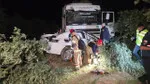 TIR otomobili metrelerce sürükledi, sürücü feci şekilde can verdi