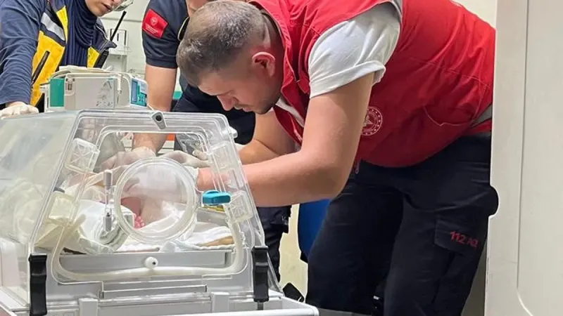 Van'da Doğan Bebek İçin Ambulans Uçak! Selin Bebek Hayata Tutunacak mı?