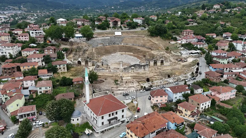 Düzce'de Tarih Fışkırıyor! Kazıda Şapel Bulundu!
